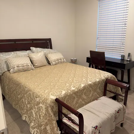 3 Bedroom Townhome With Large Living Area